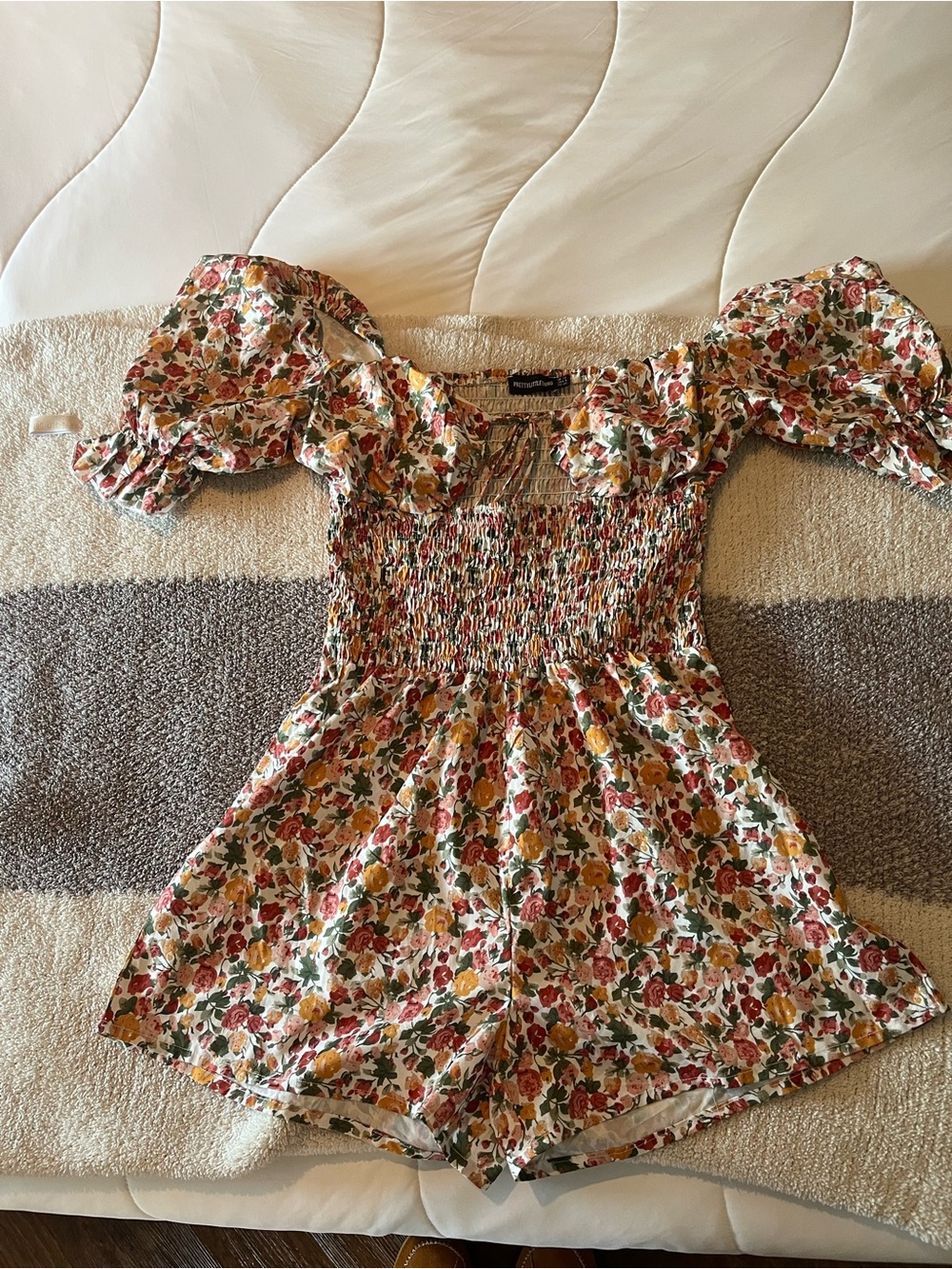PrettyLittleThing Floral Smocked Romper in Multicolor - Size 8